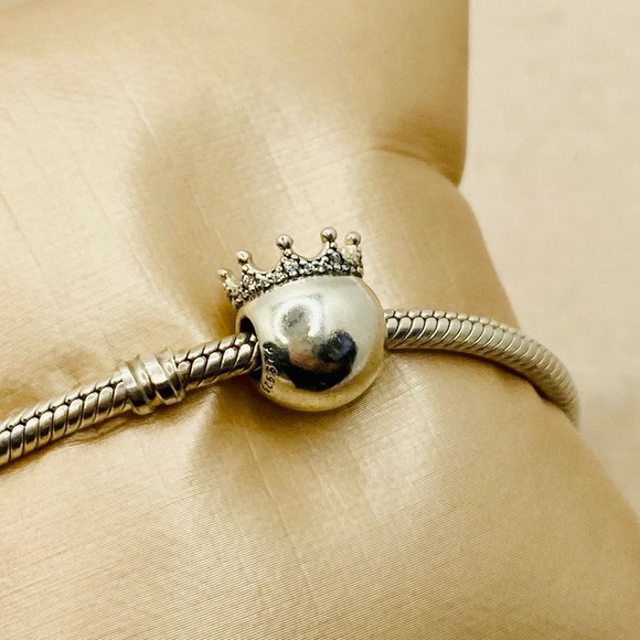 EUC Pandora 797143CZ Sterling Silver Princess Emoji Charm w/ CZ Crown - Picture 7 of 10